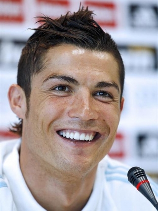 71 Cristiano Ronaldo Hairstyle Stock Photos, High-Res Pictures, and Images  - Getty Images
