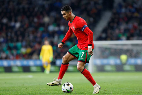 Cristiano Ronaldo dribbling skills in Portugal in 2024