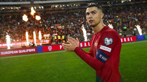 Cristiano Ronaldo thanking Portuguese fans