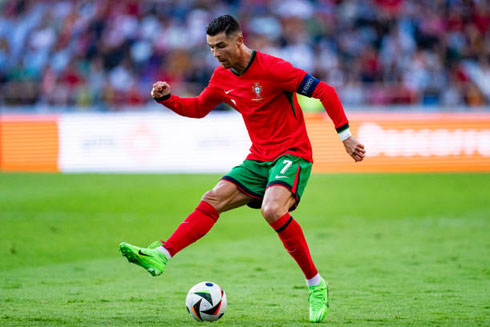 Cristiano Ronaldo dribbling tricks and stepovers