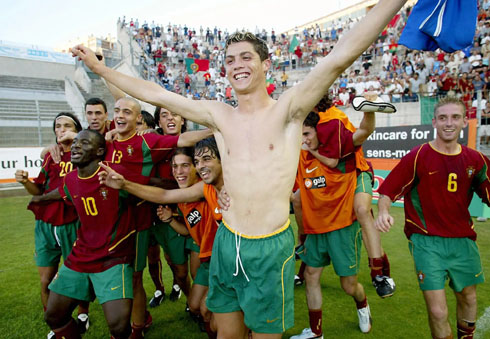 Cristiano Ronaldo skinny boy 17 years old