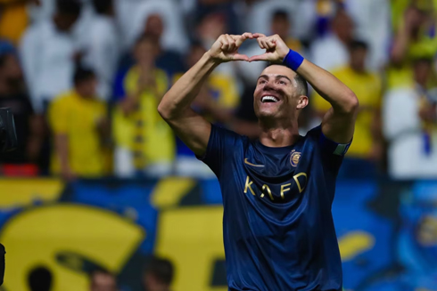 Cristiano Ronaldo making the heart gesture with his hands