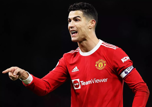 Cristiano Ronaldo complaining at Manchester United