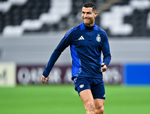 Cristiano Ronaldo blue uniform in a training session