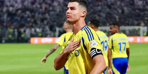 Cristiano Ronaldo tapping his chest for Al Nassr