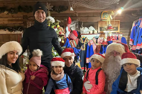 Cristiano Ronaldo and his family meeting Santa Claus in Lapland