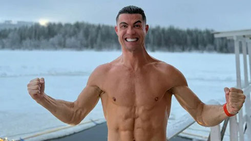 Cristiano Ronaldo shirtless in Finland's winter