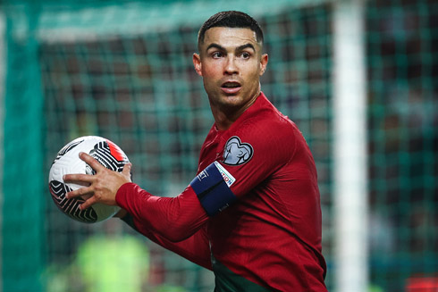 Cristiano Ronaldo handling the ball with his hands